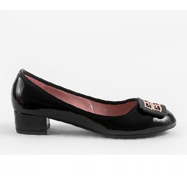 Black lacquered pumps on the pillar 0015-1 1