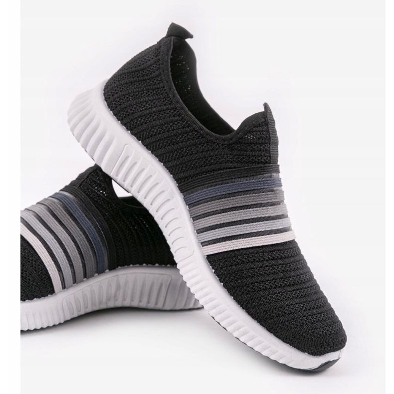 Black TL502 slip-on sports shoes 2