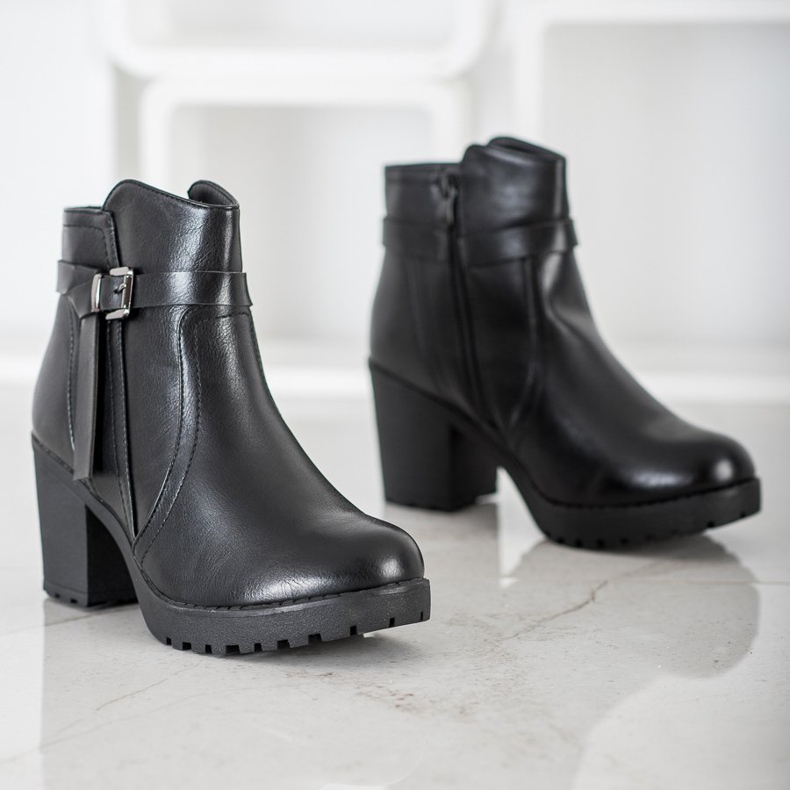 J. Star Comfortable Boots On The Platform black 2