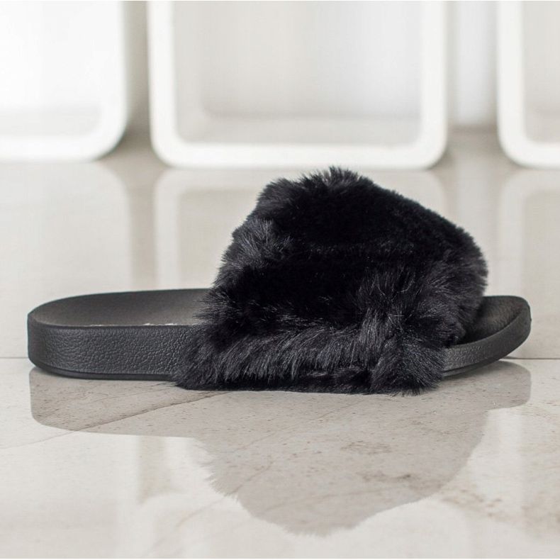 Bona Fashionable flip-flops with fur black 2