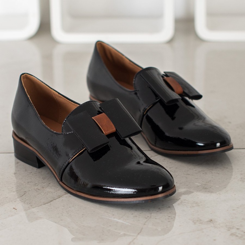 VINCEZA lacquered pumps black 1