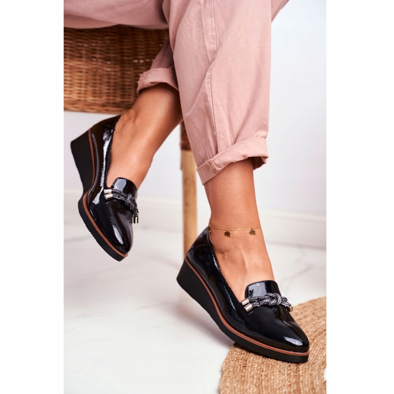 Vinceza Women's Black Moccasins Lacquered on the Abba wedge 2