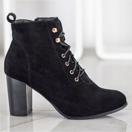 Evento Black Booties On A Post 2