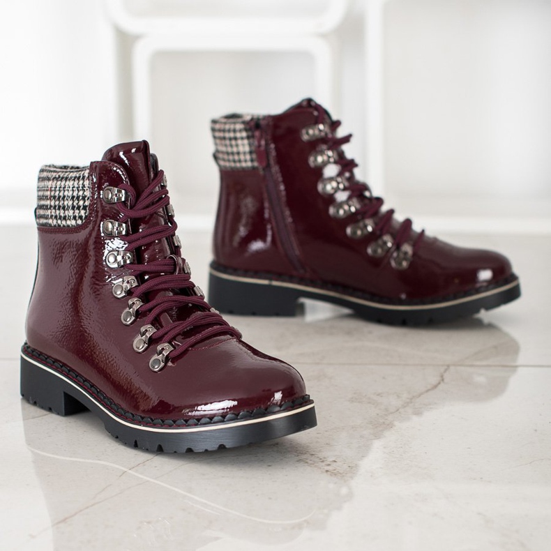 Evento Lacquered Burgundy Trappers 1