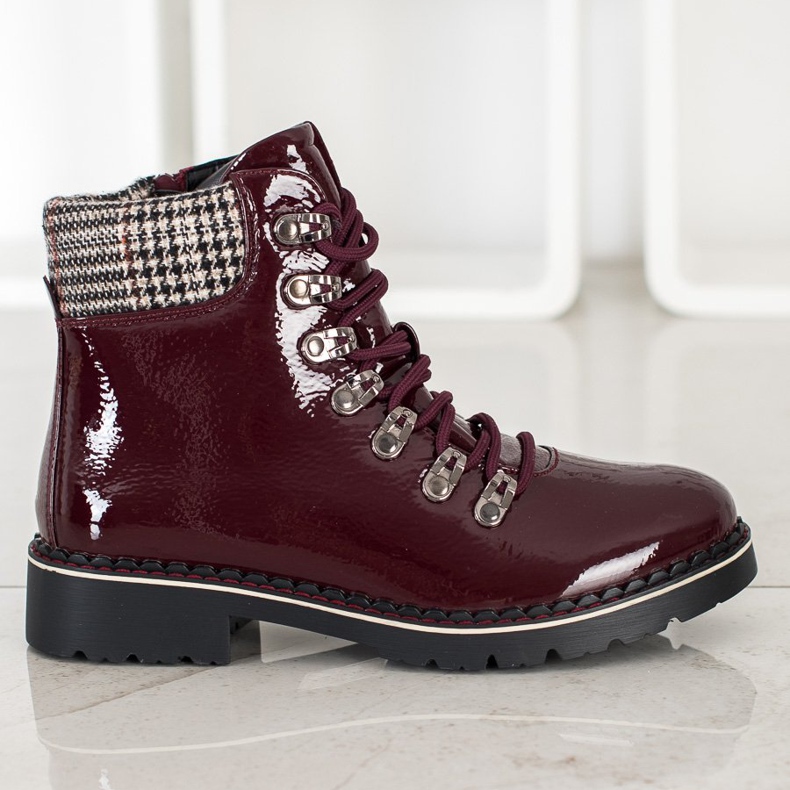 Evento Lacquered Burgundy Trappers 2