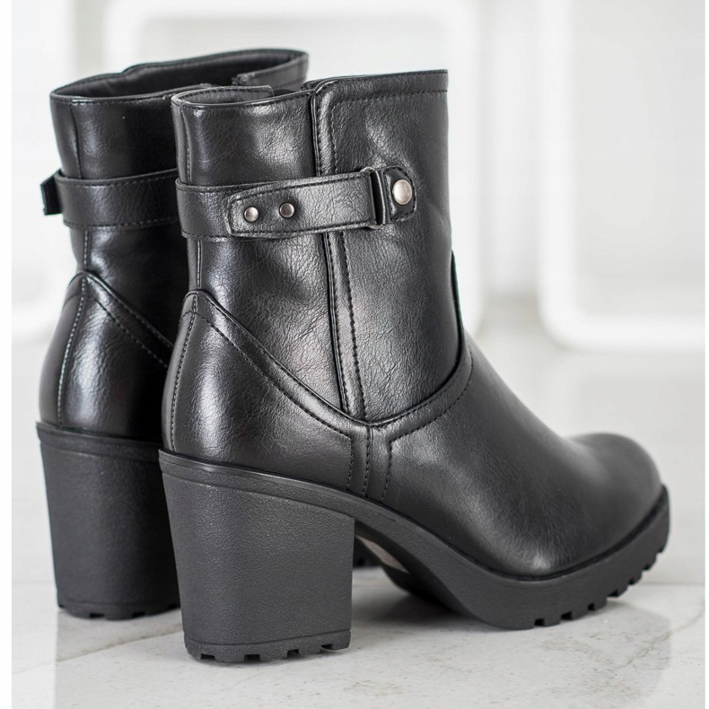 J. Star Warm boots on the post black 1