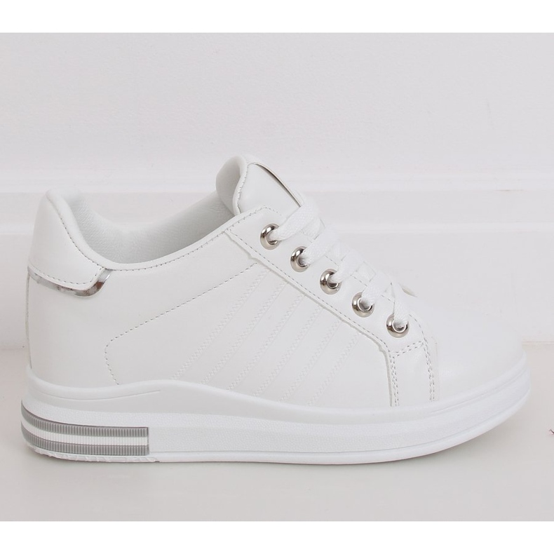 White R78 White sneakers on a hidden wedge 1