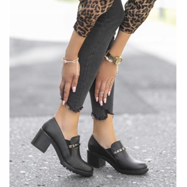 Ladies' black shoes on the post C17-6113 1