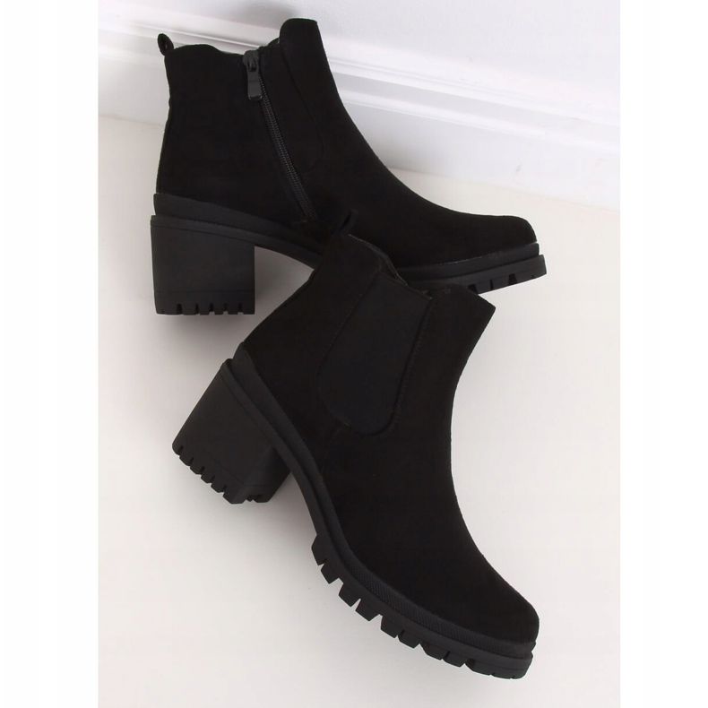 Black boots with wide heels XJ-25 Black 1 Black boots with wide heels XJ-25 Black 1