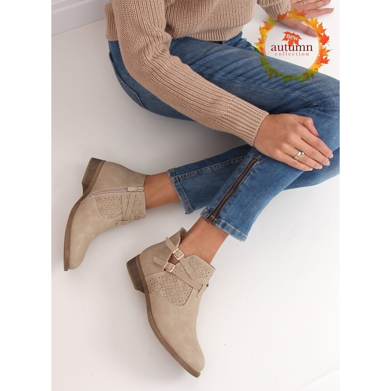 Women's beige shoes CH2003 Beige brown 1