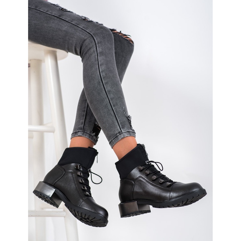 Goodin Black Fashion Workers 2