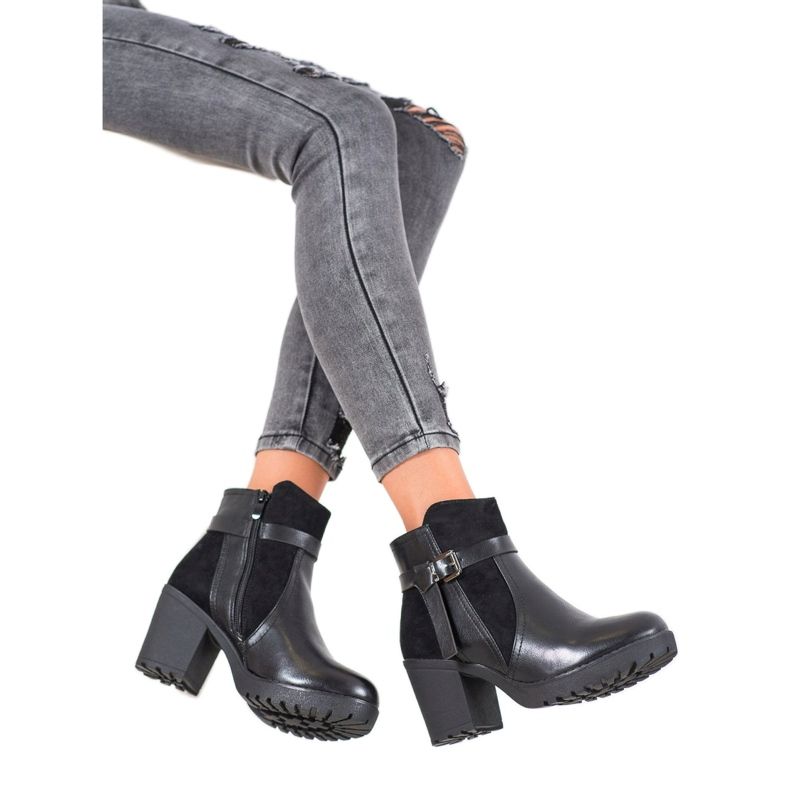 J. Star Comfortable Boots On The Platform black 2