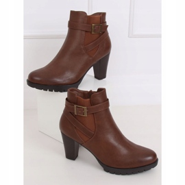 Brown F-33 Camel high-heeled boots 1