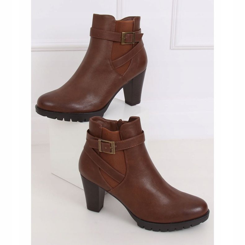 Brown F-33 Camel high-heeled boots 1