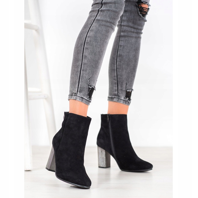 Goodin Leather Booties On A Pillar black 1