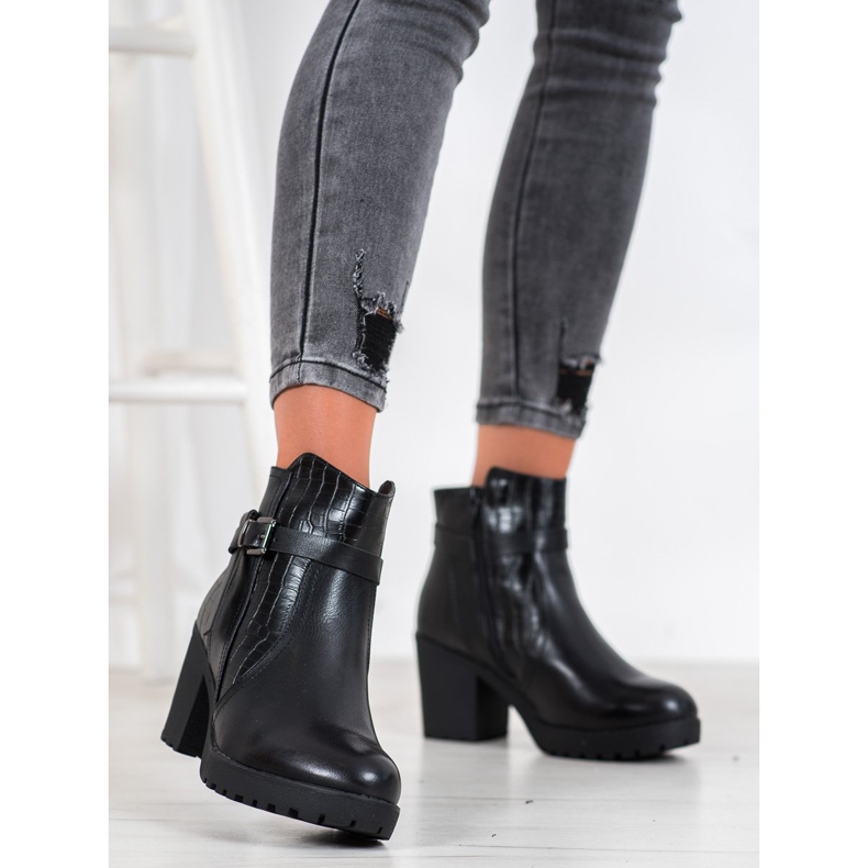 J. Star Comfortable Boots On The Platform black 2