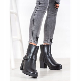 J. Star Fashionable Boots On The Platform black 1 J. Star Fashionable Boots On The Platform black 1