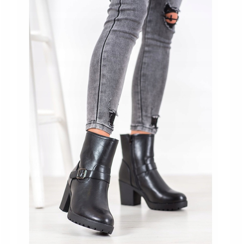 J. Star Fashionable Boots On The Platform black 1 J. Star Fashionable Boots On The Platform black 1