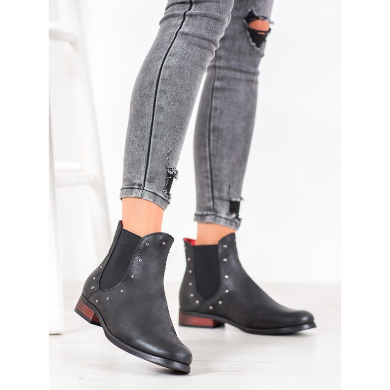 Goodin Black Chelsea Boots With Accessories 1