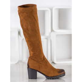 Boots On The VINCEZA Platform 2