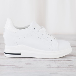 SHELOVET Sports shoes on a wedge white 2