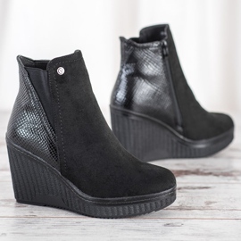 Goodin Wedge Boots black 1