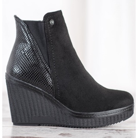 Goodin Wedge Boots black 2