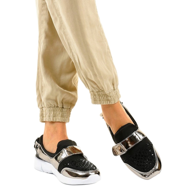 Black and gold slip-on sports shoes B120-2 golden 2