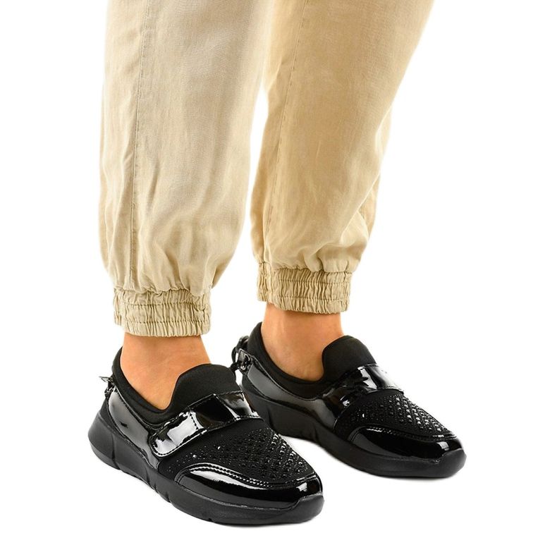 Black B120 slip-on sports shoes 1