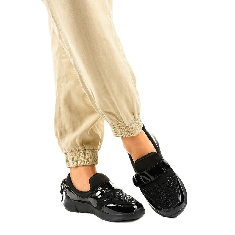 Black B120 slip-on sports shoes 2