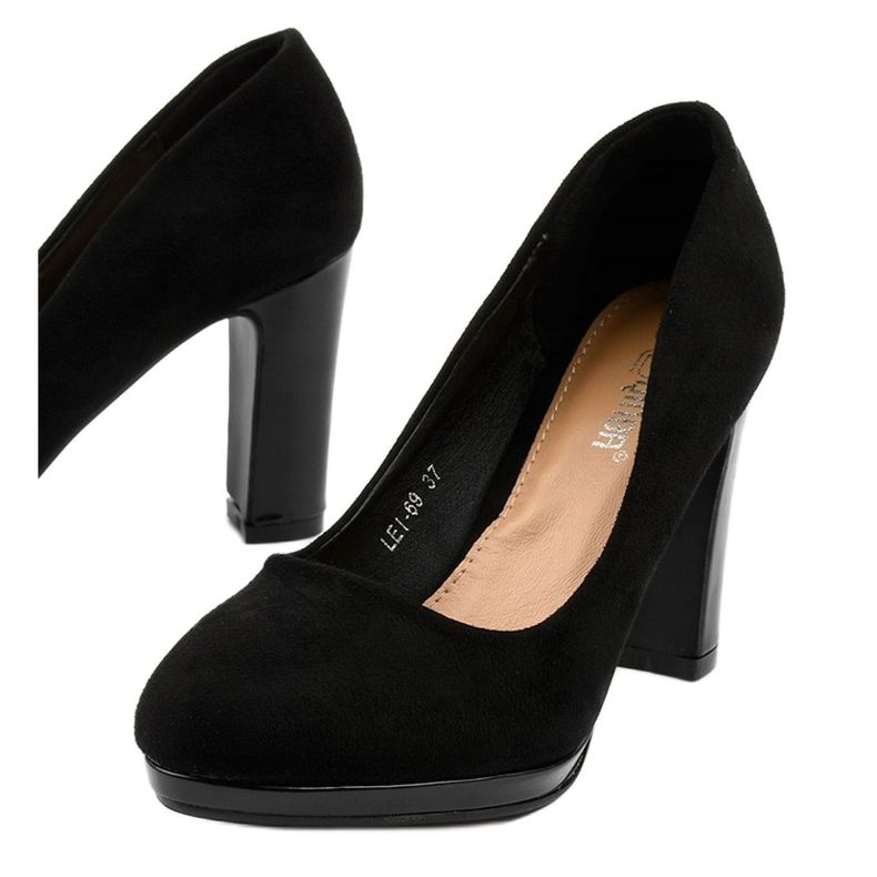 Black pumps on the LEI-69 post 1