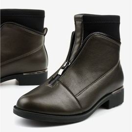 Ladies' brown boots with Tyrell letters 1