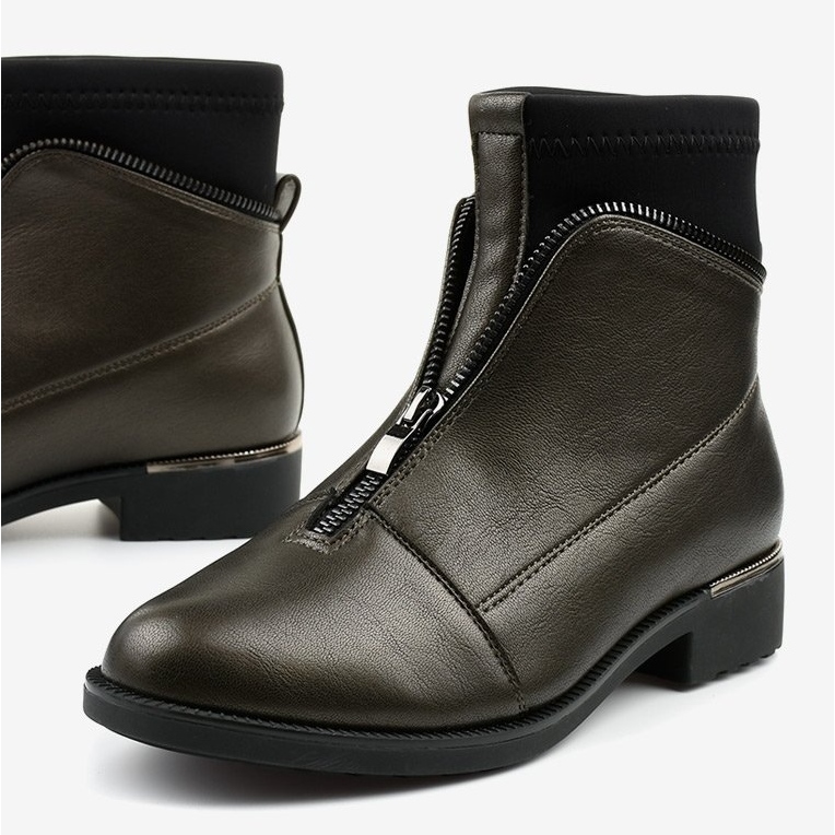 Ladies' brown boots with Tyrell letters 1