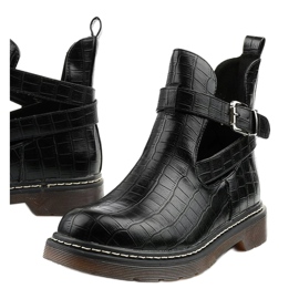 Black boots with a Nilld buckle 1