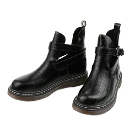 Black boots with a Nilld buckle 2