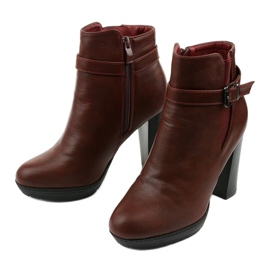 Maroon boots on the Lorelle post red 2