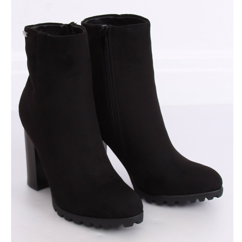 Boots on a stable heel black 5247 Black 2