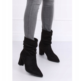 Black 5582 Black sloping boots 1