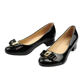 Black lacquered pumps on the GFA89 post 2