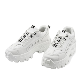 Pereipheme trendy white sports shoes 2 Pereipheme trendy white sports shoes 2