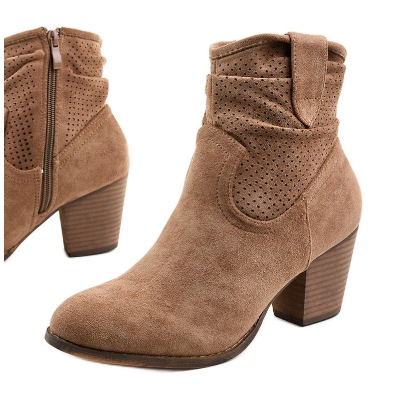 Khaki suede ankle boots on the Delalise post 1