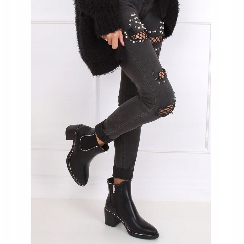 Black Chelsea boots, black 15671 Black 1