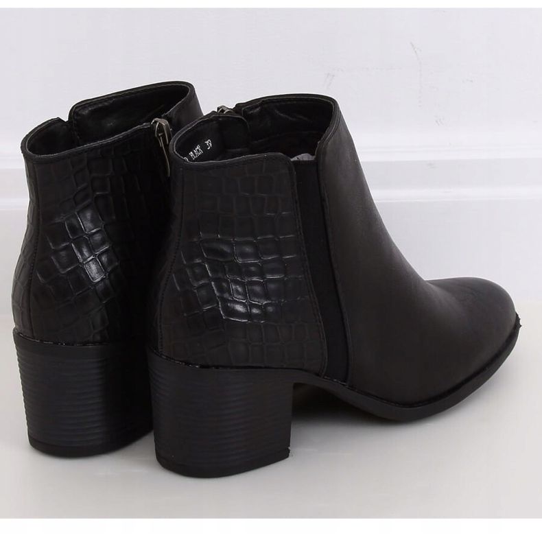 Black wide-heeled boots HFN-0759 Black 1