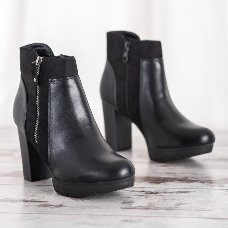 Weide Black Booties With A Zipper 2