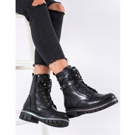 Groto Gogo Decorated Workers black 1