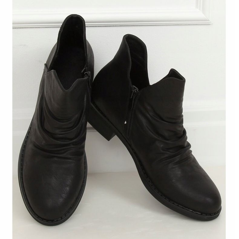 Boots with a cut-out face black ST-22P Black 1