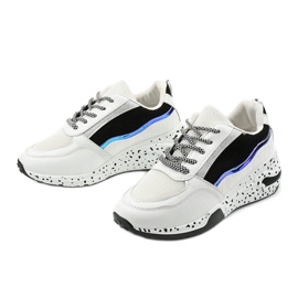 White sports sneakers with black inserts C-3151 2