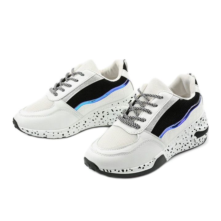 White sports sneakers with black inserts C-3151 2