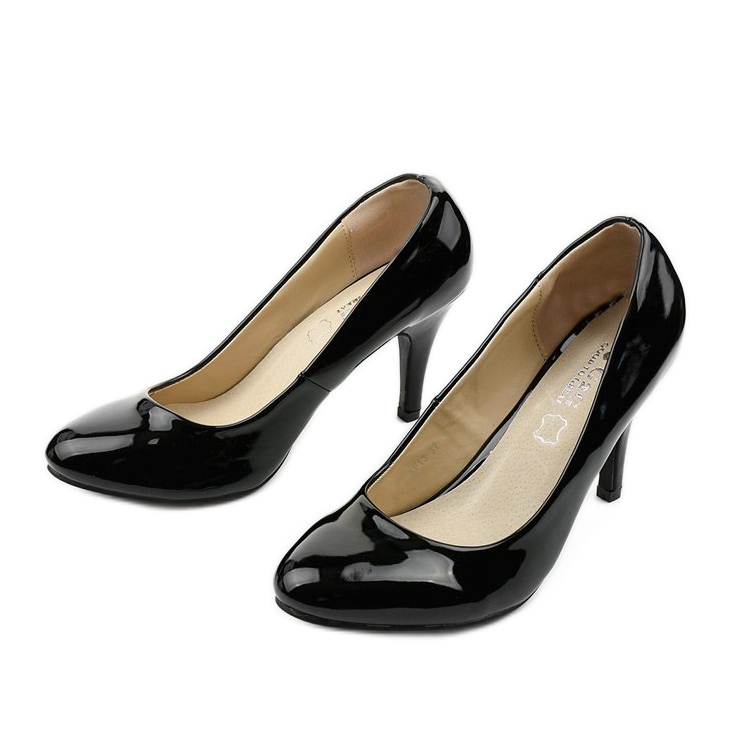 Black high lacquered Merelea heels 2
