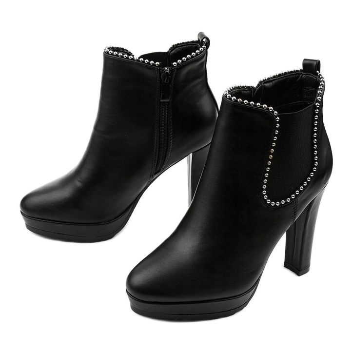 Black ankle boots with a zipper and Circus elastic 1